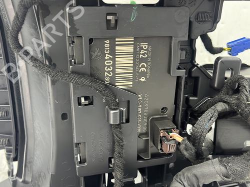 Used Middle console Middle console PEUGEOT 508 II (FB_, FH_, F3_) 2.0 BlueHDI 180 (FHEHZR, FHEHZN) (177 hp) 23761201 23761201