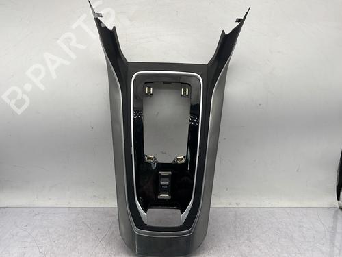 Used Middle console PEUGEOT 308 II (LB_, LP_, LW_, LH_, L3_) 1.5 BlueHDi 130 (131 hp) 30479058