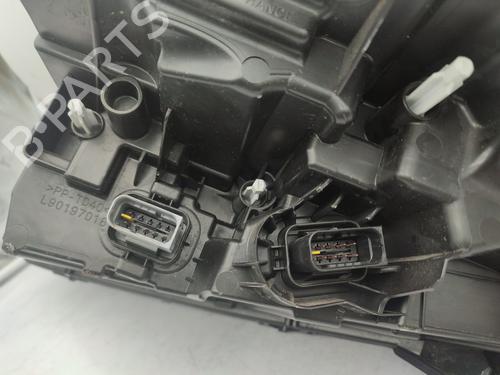 Right headlight PEUGEOT 3008 II SUV (MC_, MR_, MJ_, M4_) 1.5 BlueHDi 130 | BP29599595C29 