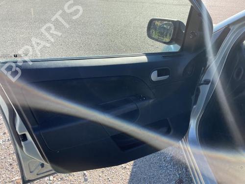 Right headlight FORD FIESTA V (JH_, JD_) 1.25 16V | BP23675451C29 