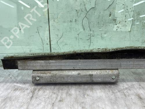 Used Front right door window Front right door window 33184323 33184323