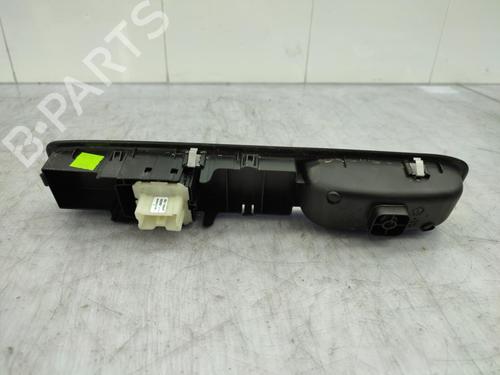 Used Left front window switch DACIA SANDERO III 1.0 TCe 100 ECO-G (101 hp) 23708511