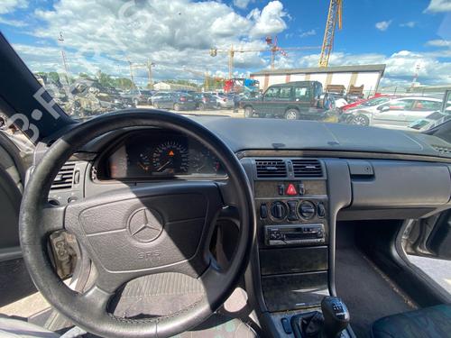 Dashboard MERCEDES-BENZ E-CLASS (W210) E 240 (210.061) | BP36440136C46 - Image 2