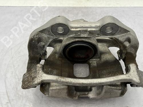 Used Right front brake caliper Right front brake caliper PEUGEOT 208 II (UB_, UP_, UW_, UJ_) e-208 (136 hp) 23758043 23758043