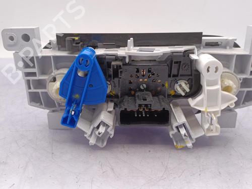 climate-control-dacia-duster-hs_-2010-2011-2012-2013-2014-2015-2016-2017-2018-23728964 main image