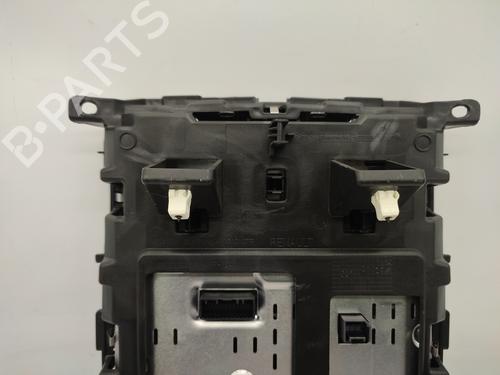 Used Display monitor Display monitor RENAULT MEGANE IV Hatchback (B9A/M/N_) 1.2 TCe 130 (B9MR) (130 hp) 23878670 23878670