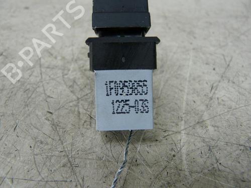 Right front window switch VW GOLF V (1K1) 1.9 TDI | BP23696171I26 