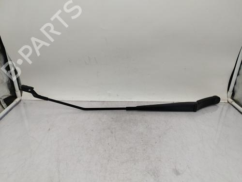 Used Front windshield wiper arm SEAT ARONA (KJ7, KJP) 1.0 TSI (95 hp) 26282943