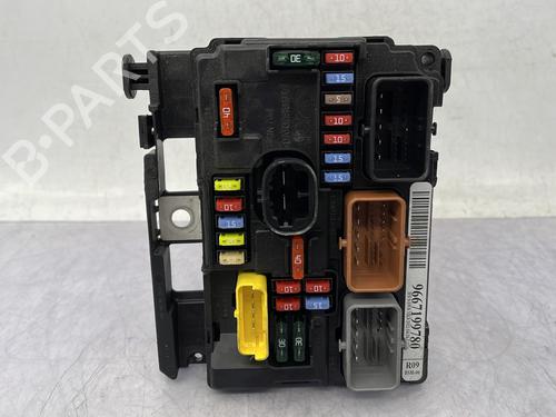 fuse-box-citroen-c3-ii-sc_-2009-33118206 main image