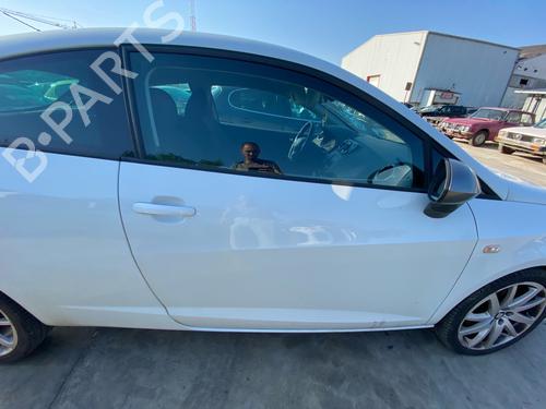 Used Right front door Right front door 38307774 38307774