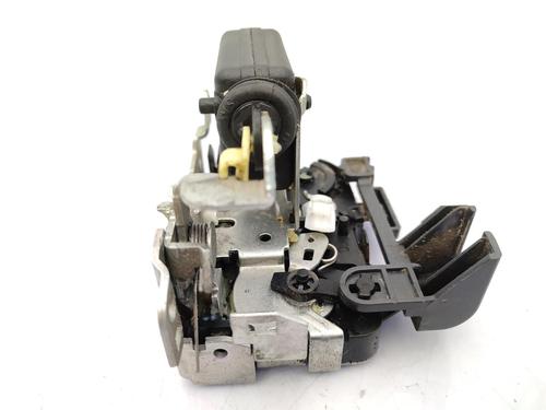 front-right-lock-dacia-duster-hs_-2010-2011-2012-2013-2014-2015-2016-2017-2018-23670219 main image