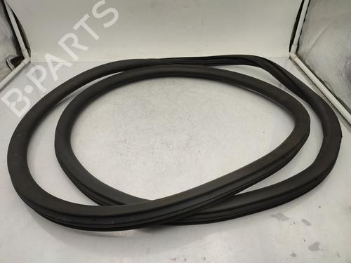 Used Rubber door seal PEUGEOT 208 II (UB_, UP_, UW_, UJ_) 1.2 PureTech 100 (101 hp) 28588626