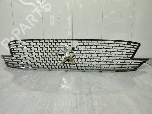 Used Grille PEUGEOT 3008 II SUV (MC_, MR_, MJ_, M4_) 1.5 BlueHDi 130 (131 hp) 28725091