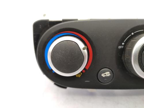 Climate control RENAULT CLIO IV (BH_) 1.5 dCi 90 | BP23722916I5 