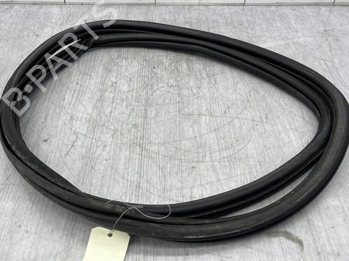 Used Rubber door seal VW POLO VI (AW1, BZ1, AE1) 1.6 TDI (95 hp) 23761315