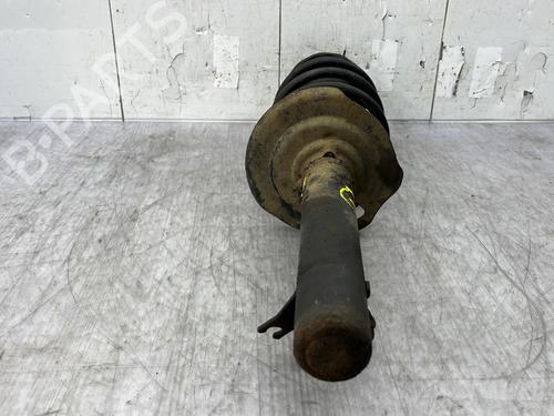 Used Left front shock absorber Left front shock absorber TOYOTA AYGO (_B1_) 1.4 D-4D (WNB10_, WNB10R) (54 hp) 32667468 32667468