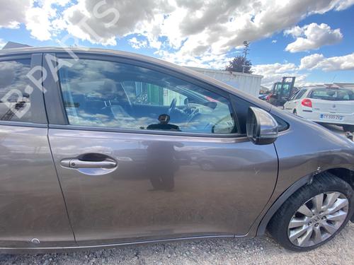 Used Right front door Right front door 39108338 39108338
