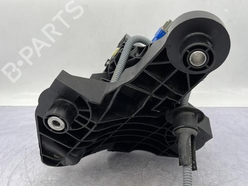 Used Clutch pedal Clutch pedal RENAULT TRAFIC III Van (FG_) 1.6 dCi 95 (FGMJ, FGMR) (95 hp) 23681105 23681105