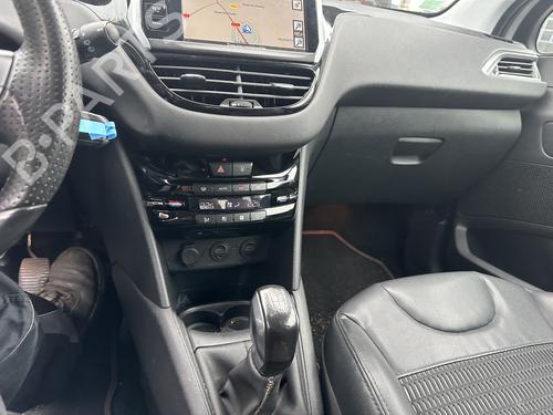 Brugte PEUGEOT 208 I (CA_, CC_)  1.2 VTI 82  4562879