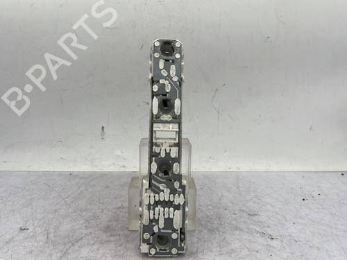 Used Lamp holder CITROËN AX (ZA-_) 10 (44 hp) 30562695