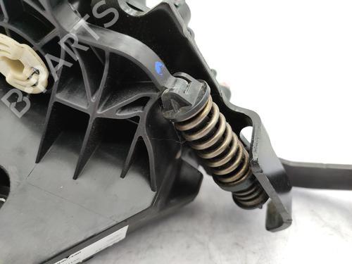 Used Clutch pedal RENAULT TRAFIC III Van (FG_) 2.0 dCi 145 (FGML) (145 hp) 23731130
