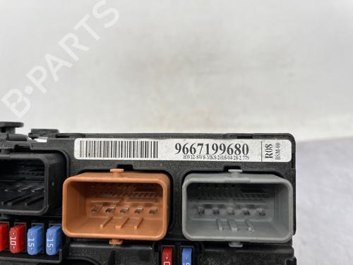 Used Fuse box Fuse box CITROËN C3 II (SC_) 1.6 HDi 90 (90 hp) 40504289 40504289