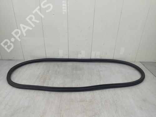 Used Rubber door seal PEUGEOT 208 II (UB_, UP_, UW_, UJ_) 1.2 PureTech 75 (75 hp) 26617766