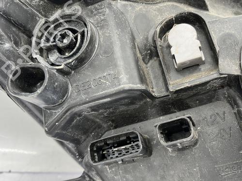 Used Left headlight Left headlight RENAULT LAGUNA III (BT0/1) 2.0 dCi (BT07, BT0J, BT14, BT1A, BT1S) (131 hp) 30203799 30203799