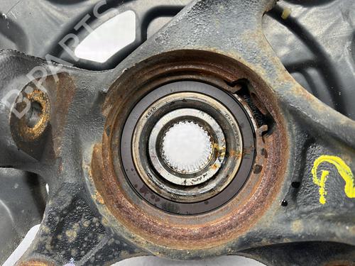 Left front steering knuckle TOYOTA YARIS (_P13_) 1.5 Hybrid (NHP130_, NHP130) | BP32227009M25