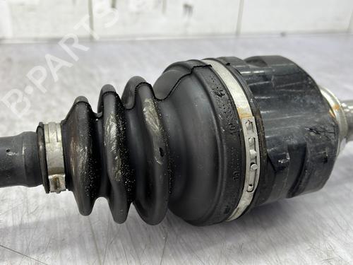 Used Left front driveshaft Left front driveshaft TOYOTA YARIS (_P13_) 1.5 Hybrid (NHP130_, NHP130) (101 hp) 32219111 32219111