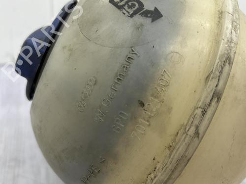 Used Expansion tank VW TRANSPORTER T4 Van (70A, 70H, 7DA, 7DH) 2.5 TDI (102 hp) 23694655