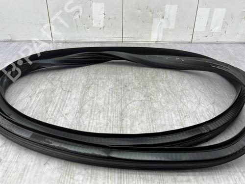 Used Rubber door seal RENAULT MEGANE IV Hatchback (B9A/M/N_) 1.2 TCe 130 (B9MR) (130 hp) 23868329