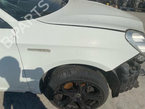 Used Right front fenders Right front fenders 36858585 36858585