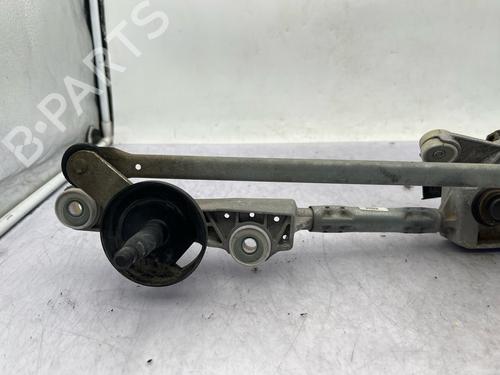 Used Front wiper motor Front wiper motor RENAULT KOLEOS I (HY_) 2.0 dCi 4x4 (HY0K) (150 hp) 34217217 34217217