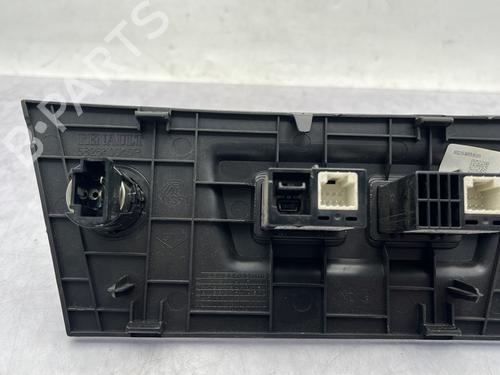 Used Electronic module Electronic module DACIA DUSTER (HM_) 1.5 dCi 115 4x4 (114 hp) 33014818 33014818