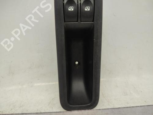 Used Left front window switch Left front window switch RENAULT TWINGO II (CN0_) 1.2 16V (CN04, CN0B) (75 hp) 23678394 23678394