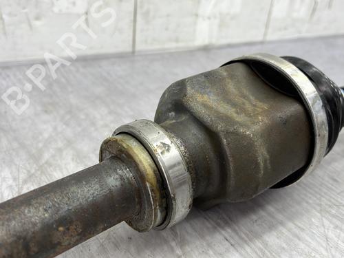 Used Right front driveshaft Right front driveshaft PEUGEOT 3008 II SUV (MC_, MR_, MJ_, M4_) 1.5 BlueHDi 130 (131 hp) 26132150 26132150