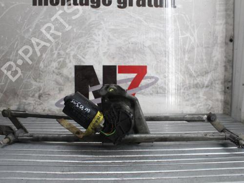Used Front wiper motor VW GOLF III (1H1) 1.9 D (64 hp) 23689563