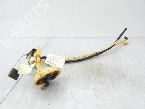 Used Fuel pump BMW 1 (E81) 118 d (143 hp) 23663894