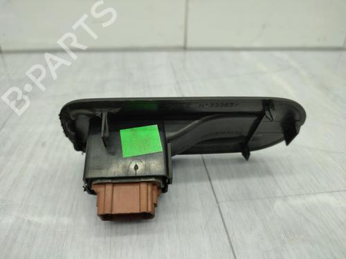 Used Right front window switch NISSAN INTERSTAR Van (X70) dCi 100 (101 hp) 23695840
