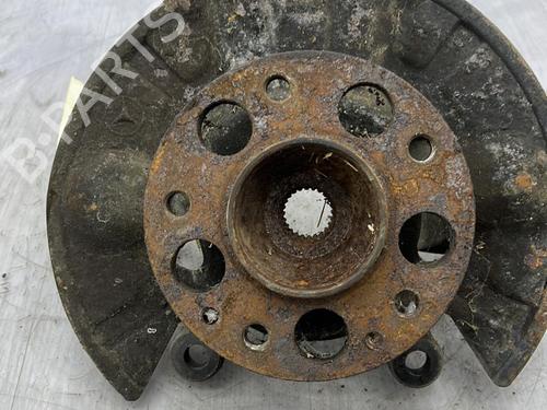 Used Right front steering knuckle MERCEDES-BENZ A-CLASS (W168) A 170 CDI (168.008) (90 hp) 23673984