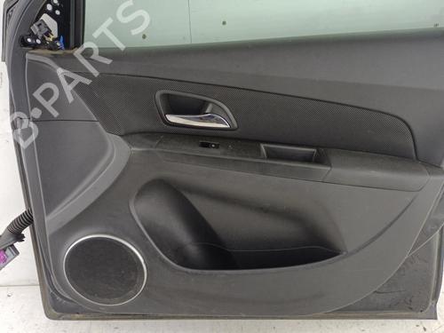 Used Right front door CHEVROLET CRUZE (J300) 2.0 CDI (163 hp) 23711384