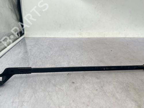 Used Front windshield wiper arm Front windshield wiper arm 37676492 37676492