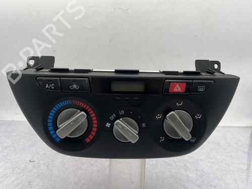 Used Climate control TOYOTA RAV 4 II (_A2_) 2.0 D 4WD (CLA20_, CLA21_, CLA20R, CLA21R) (116 hp) 30509803
