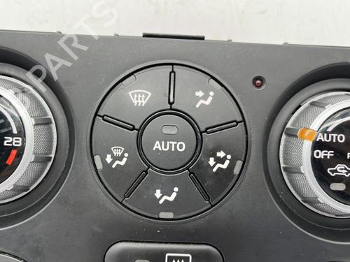 Climate control SUZUKI GRAND VITARA II (JT, TE, TD) 1.9 DDiS All-wheel Drive (JT419, TD44, JB419WD, JB419XD,... | BP23758366I5 