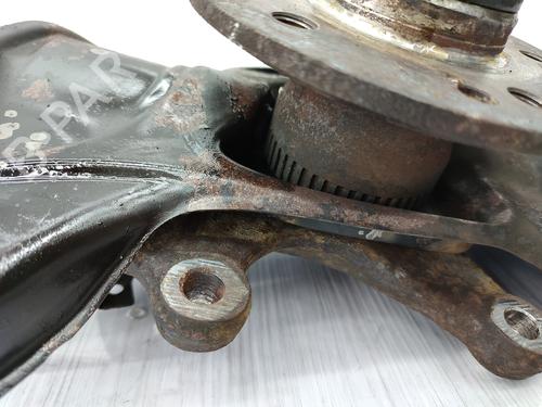 Used Left front steering knuckle Left front steering knuckle MERCEDES-BENZ C-CLASS (W202) C 220 D (202.121) (95 hp) 23731922 23731922