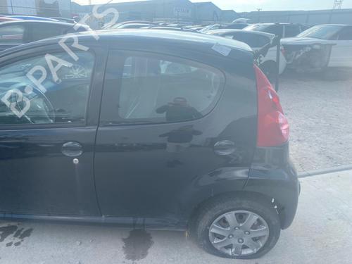Dør venstre bagtil Dør venstre bagtil PEUGEOT 107 (PM_, PN_) 1.0 (68 hp) 37494077 37494077