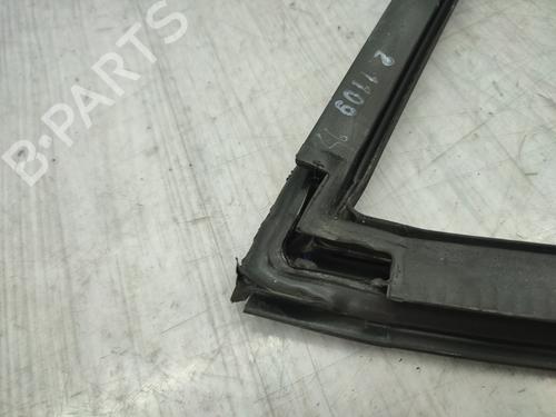 Rubber door seal VW SCIROCCO III (137, 138) 2.0 TDI | BP25482963C142 