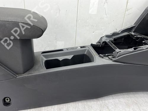 Used Middle console Middle console VW T-ROC (A11, D11) 2.0 TDI (150 hp) 30929979 30929979