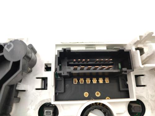 climate-control-citroen-c3-i-fc_-fn_-2002-2003-2004-2005-2006-2007-2008-2009-2010-2011-2012-2013-23677040 main image